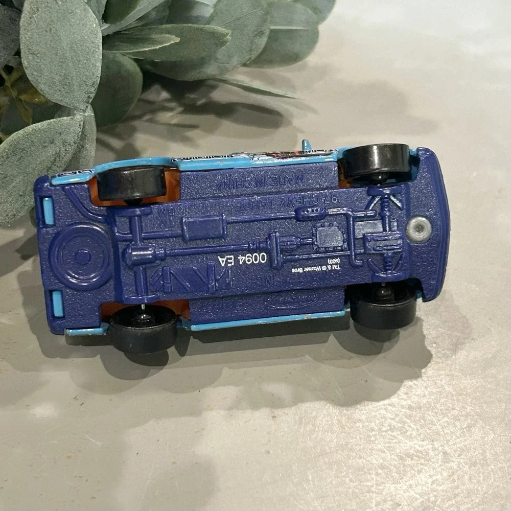 1997 Matchbox '97 Chevy Tahoe Bugs Bunny Die-Cast Toy Car Looney‎ Tune